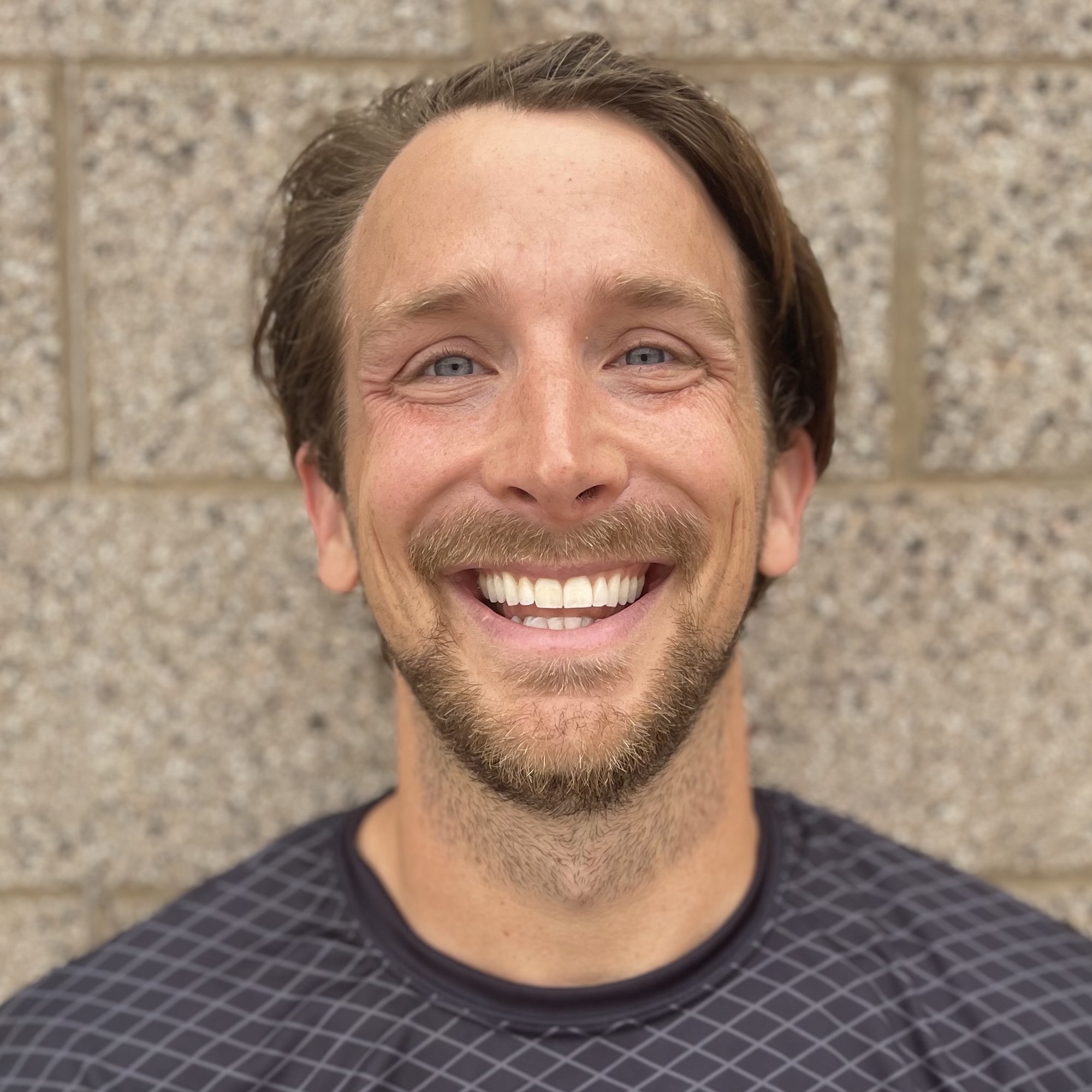 Jordan Queckboerner headshot